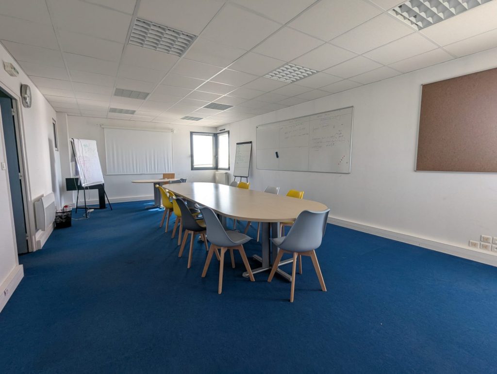 Bureaux 600 m² CUGAND