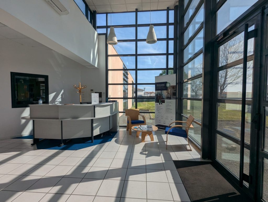 Bureaux 600 m² CUGAND